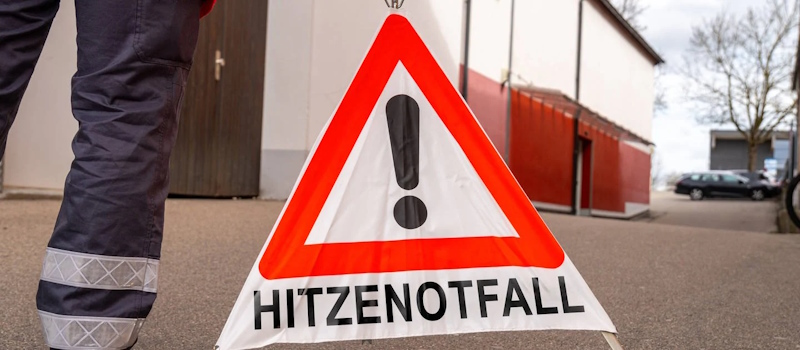 warnschild hitzenotfall